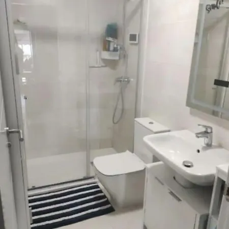 Con Jardin Privado A 300 Metros De La Playa Apartment